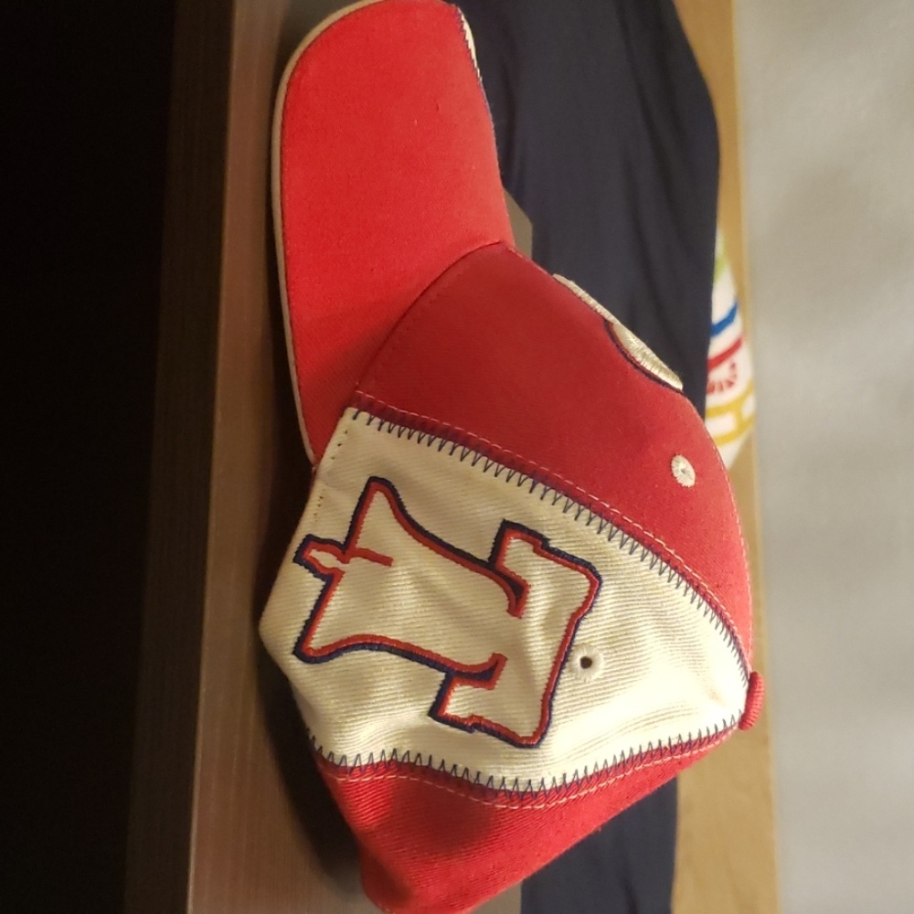 Phillies Hat - Picture 2 of 3